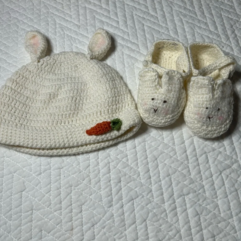 Bunny‎ by the bay, newborn hat and booties, set, crocheted, ivory, color, new